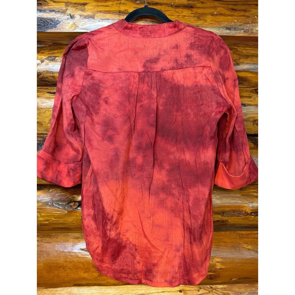 New Directions Red Tie Dye V-Neck Blouse Size‎ Small - Picture 5 of 6